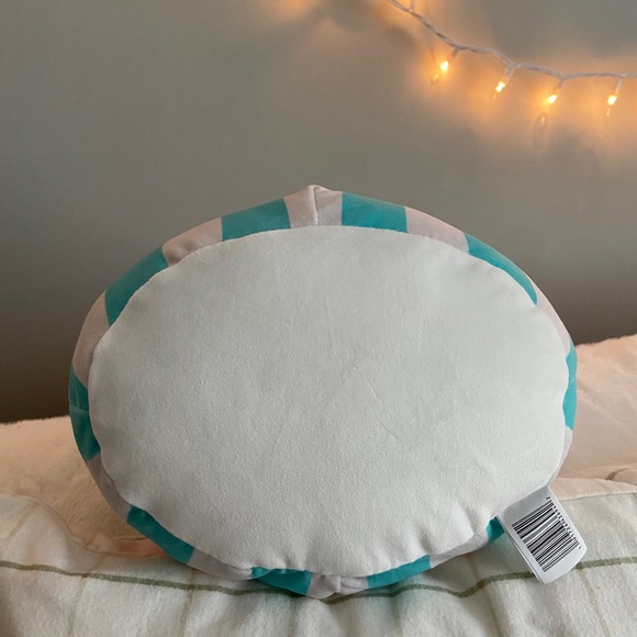 Squishmallow Tuxedosam - Picture 3 of 5